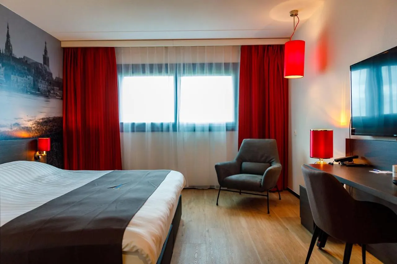 הופדורפ Bastion Hotel Amsterdam Airport 4*,